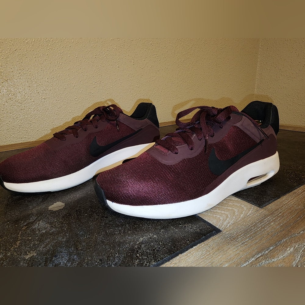 Nike Air Max size 10